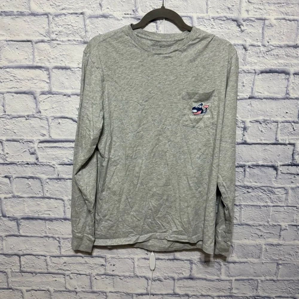 Vineyard Vines Unisex M Heather Gray Skiing Whale Long Sleeve Graphic T-Shirt — image 2 of 8